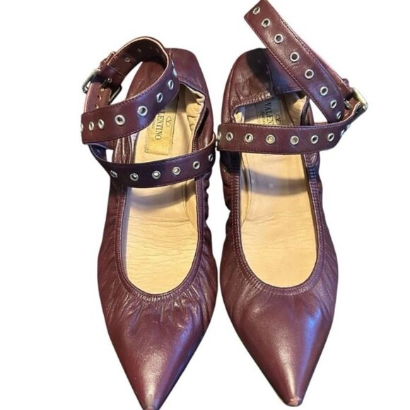 #132 VALENTINO GARAVANI Napa Love Latch Burgundy Leather Flats - Picture 7 of 9